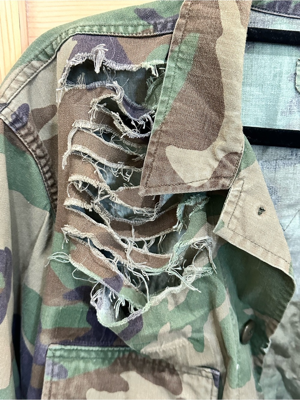 Cropped Distressed Camo Military Jacket - Green/Brown - Picture 4 of 9